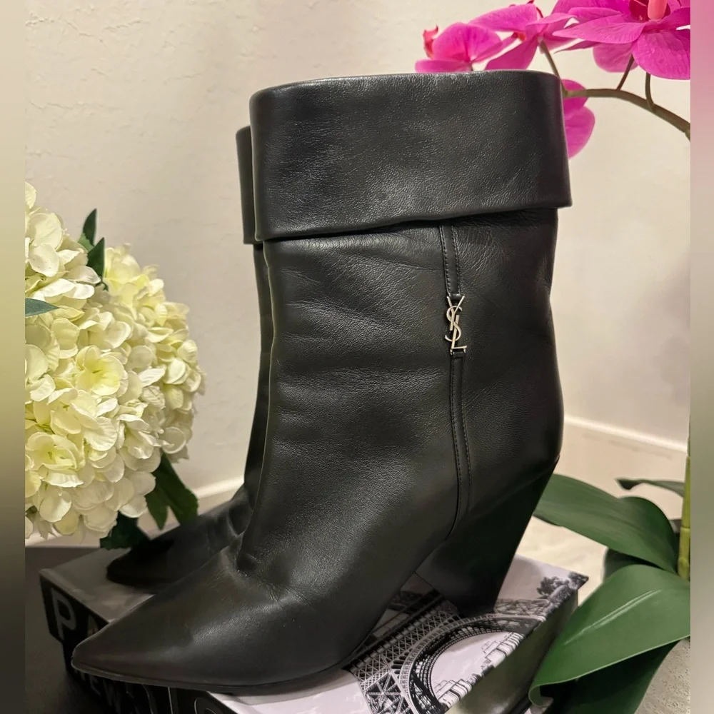 Yves Saint Laurent Black Pointed-Toe Folded-Cuff Leather Ankle Boots
